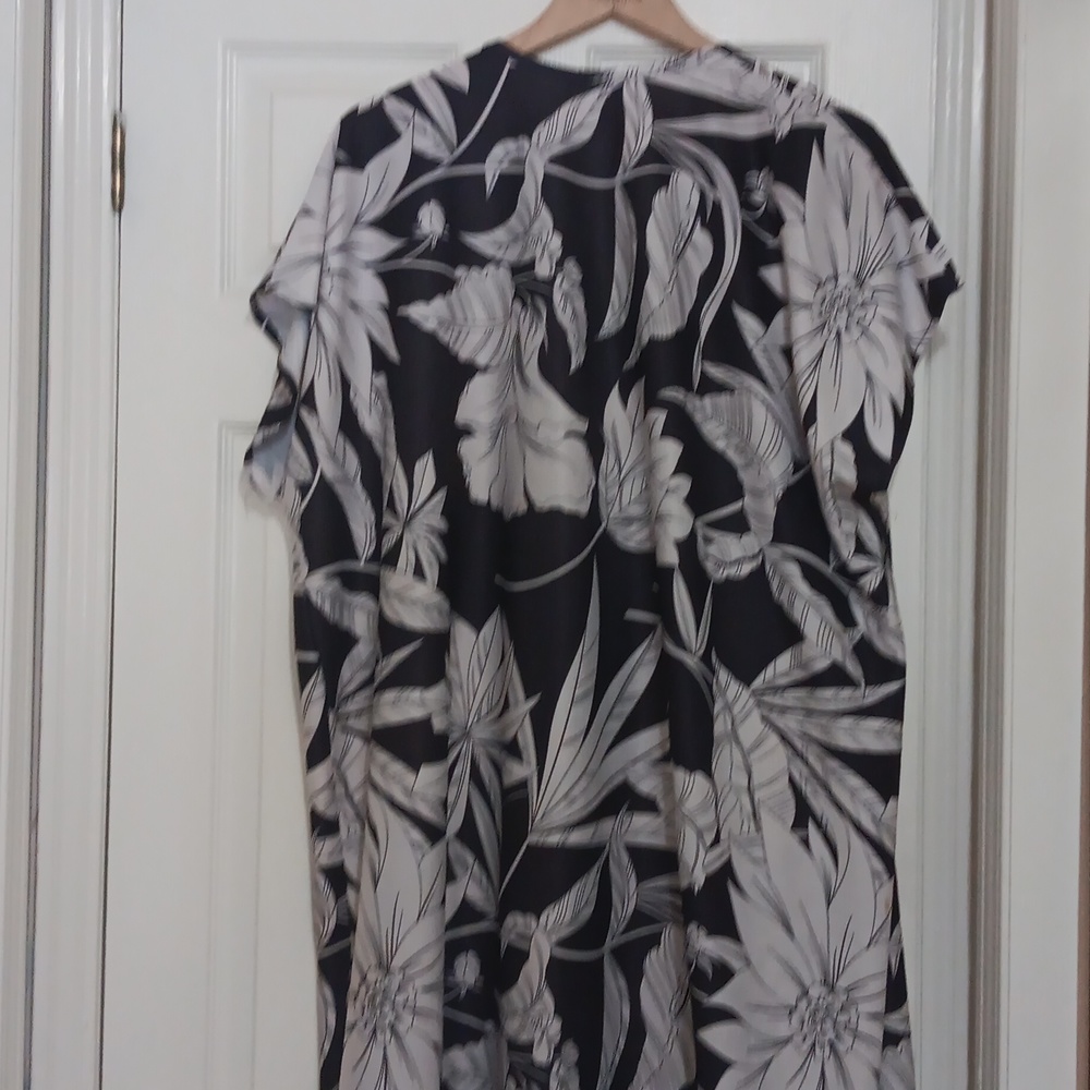 3/$25 MU MU 1X (16/18 Plus FIT) - Picture 8 of 8